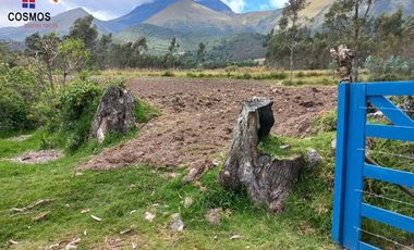 Venta de casa de campo con terreno en Otavalo sector Agato Yaculoma, 3.951 m2