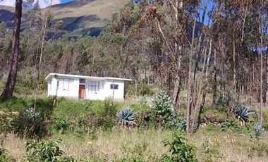 Venta de casa de campo con terreno en Otavalo sector Agato Yaculoma, 3.951 m2