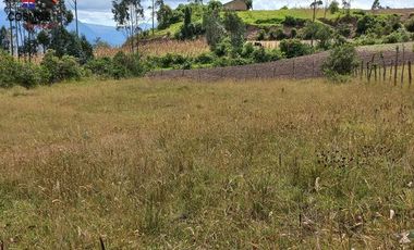 Venta de casa de campo con terreno en Otavalo sector Agato Yaculoma, 3.951 m2