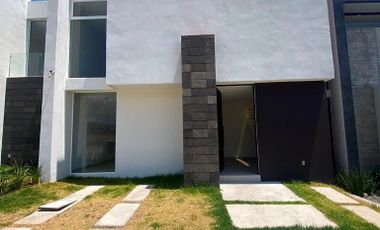 Casa Nueva en venta 3 recámaras Misión de la Montaña, Altozano Morelia C127