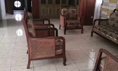 Amplia Casa en Centenario Sur