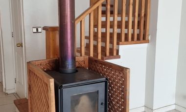 Pucón, arriendo linda y amplia casa año corrido