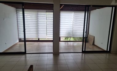 Pucón, arriendo linda y amplia casa año corrido