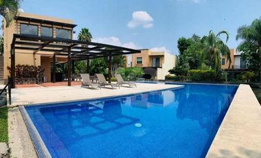 CASA CON APANTLE DENTRO DE CONDOMINIO EN RENTA EN SUMIYA JIUTEPEC