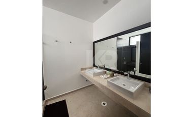 CASA CON APANTLE DENTRO DE CONDOMINIO EN RENTA EN SUMIYA JIUTEPEC