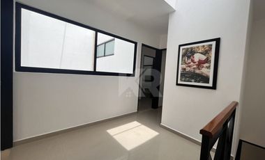 CASA CON APANTLE DENTRO DE CONDOMINIO EN RENTA EN SUMIYA JIUTEPEC