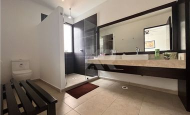 CASA CON APANTLE DENTRO DE CONDOMINIO EN RENTA EN SUMIYA JIUTEPEC