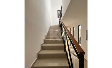 CASA CON APANTLE DENTRO DE CONDOMINIO EN RENTA EN SUMIYA JIUTEPEC