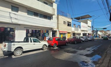 Local comercial y 5 departamentos en venta en zona centro.