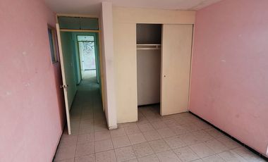 Local comercial y 5 departamentos en venta en zona centro.