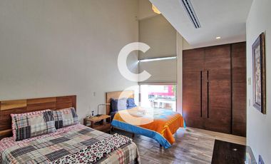 Casa en Venta en Cancun en Residencial Villa Magna Con Amplio Jardin