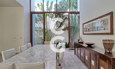 Casa en Venta en Cancun en Residencial Villa Magna Con Amplio Jardin