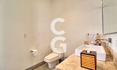 Casa en Venta en Cancun en Residencial Villa Magna Con Amplio Jardin