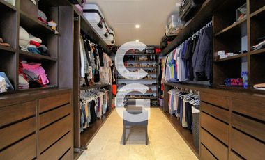 Casa en Venta en Cancun en Residencial Villa Magna Con Amplio Jardin