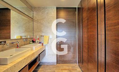 Casa en Venta en Cancun en Residencial Villa Magna Con Amplio Jardin