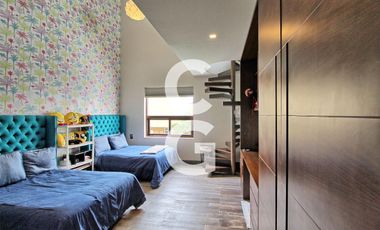 Casa en Venta en Cancun en Residencial Villa Magna Con Amplio Jardin