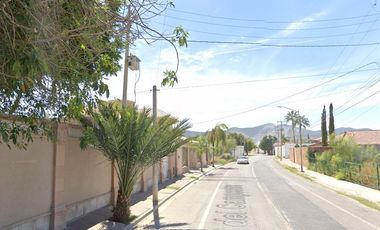 Hermosa y amplia casa en remate en la Col. Campestre la Rosita, Torreón, Coahuila!