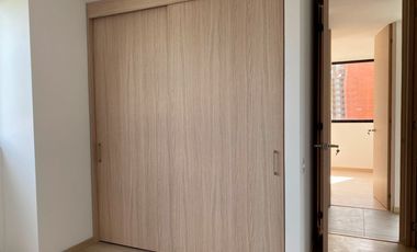 45011 Apartamento en arriendo en el sector Loma del Escobero