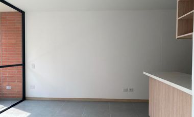 45011 Apartamento en arriendo en el sector Loma del Escobero