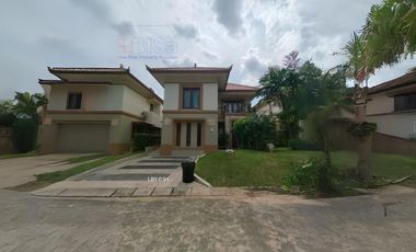 2 Floor Luxury House in Villa Panbil for Rent