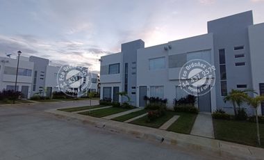 Venta de casa nueva 3 recamaras, con club de playa y muelle náutico