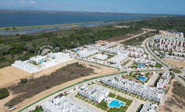 Venta de casa nueva 3 recamaras, con club de playa y muelle náutico