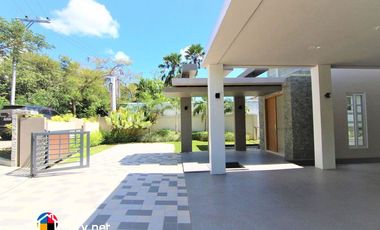 FOR SALE BRAND NEW HOUSE WITH 5 BEDROOM PLUS SWIMMING POOL IN CEBU CITY