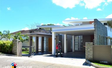 FOR SALE BRAND NEW HOUSE WITH 5 BEDROOM PLUS SWIMMING POOL IN CEBU CITY