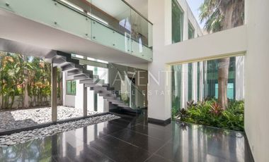 Casa en Venta, Isla Dorada Residencial, Cancún Quintana Roo.