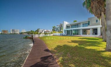 Casa en Venta, Isla Dorada Residencial, Cancún Quintana Roo.