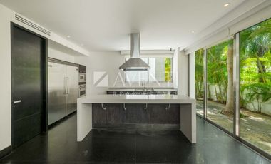 Casa en Venta, Isla Dorada Residencial, Cancún Quintana Roo.