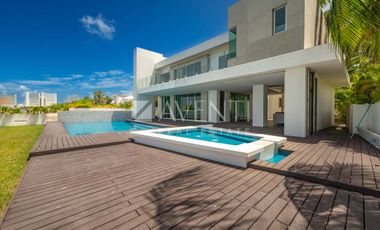 Casa en Venta, Isla Dorada Residencial, Cancún Quintana Roo.