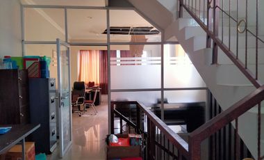 3-storey shophouse on Jalan Lowanu, Brontokusuman Mergangsan, Yogyakarta.