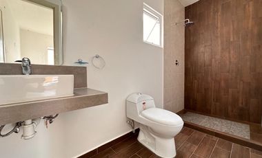 CASA NUEVA EN VENTA CON AMPLIO JARDIN EN BOCA DEL RIO