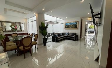 Venta Casa de Playa y 4 minidepartamentos