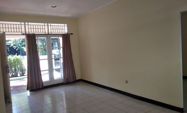 DIJUAL MURAH RUMAH DI JL SAMPING MCD BINTARO SEKTOR 9 TANGERANG SELATAN