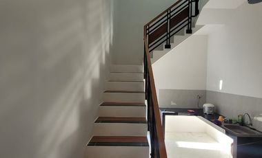 Rumah Disewakan Bringin Sambikerep Surabaya 2 Lantai Full Furnish Bangunan Baru Gress