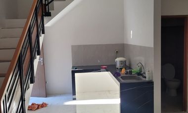 Rumah Disewakan Bringin Sambikerep Surabaya 2 Lantai Full Furnish Bangunan Baru Gress