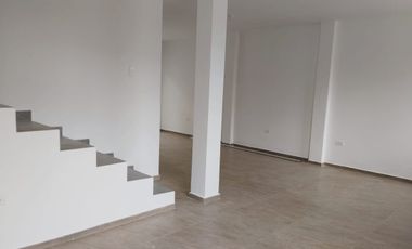 VENTA DE CASA TIERRAMIGA POR LA VIA BENGALA O PORTON DEL CONSEJO PROVINCIAL