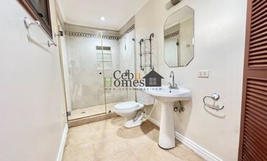 Five Bedroom House with Pool  for Rent  in North Town Homes