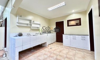 Five Bedroom House with Pool  for Rent  in North Town Homes