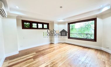 Five Bedroom House with Pool  for Rent  in North Town Homes