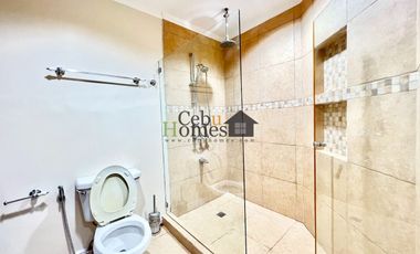 Five Bedroom House with Pool  for Rent  in North Town Homes