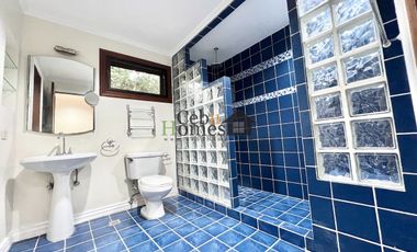 Five Bedroom House with Pool  for Rent  in North Town Homes