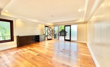 Five Bedroom House with Pool  for Rent  in North Town Homes