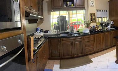 1140 SqM House And Lot In North Town Subdivision For Sale