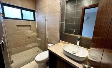 CASA EN VENTA FRACC BOSQUES DE SANTA ANITA, COTO 1