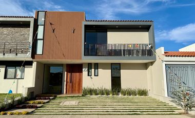 CASA EN VENTA FRACC BOSQUES DE SANTA ANITA, COTO 1