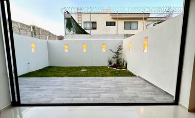 CASA EN VENTA FRACC BOSQUES DE SANTA ANITA, COTO 1