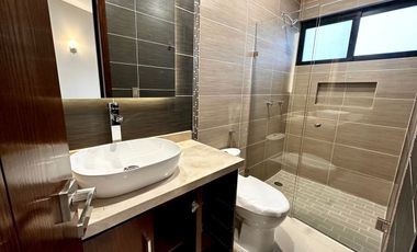 CASA EN VENTA FRACC BOSQUES DE SANTA ANITA, COTO 1